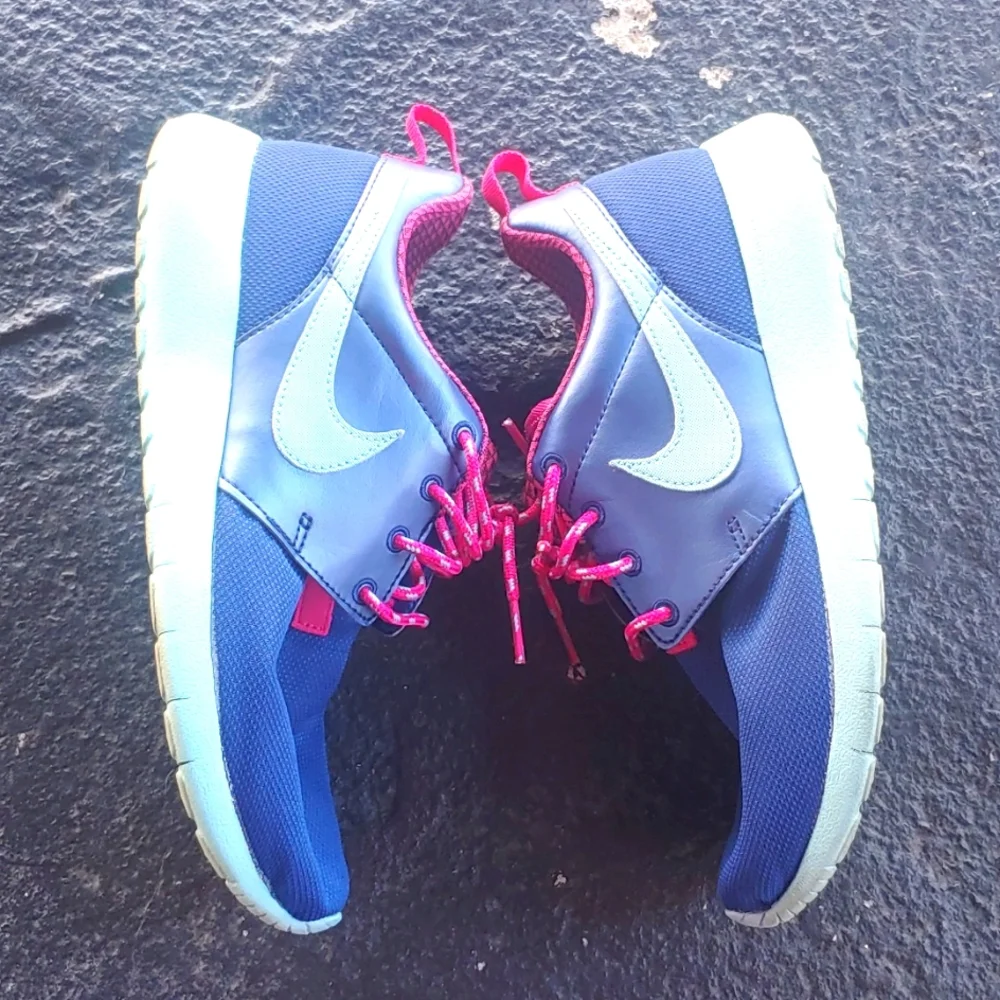Nike Youth Roche Sneaker Size 6Y - Picture 8 of 8